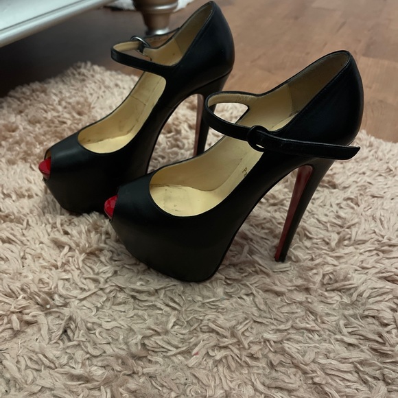 All black Christian Louboutin. Comfortable, worn 3 times for special occasions - Picture 2 of 6